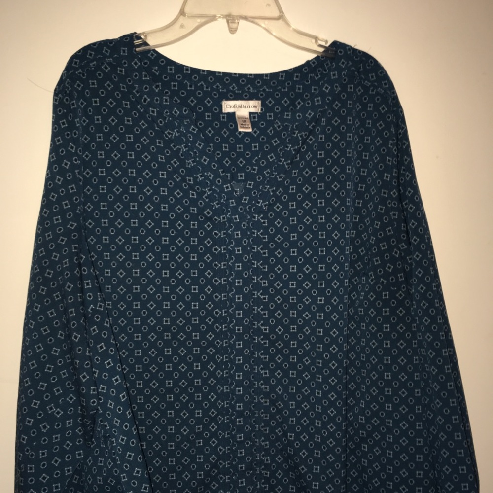 Patterned Blue Button Up with Hidden Buttons - Picture 8 of 8